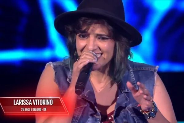 Representante do DF, Larissa Vitorino enfrenta voto popular no The Voice