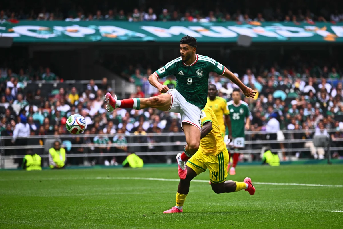 México abre a Copa do Mundo com vitória sobre a África do Sul - imagem 12 México abre a Copa do Mundo com vitória sobre a África do Sul - imagem 12