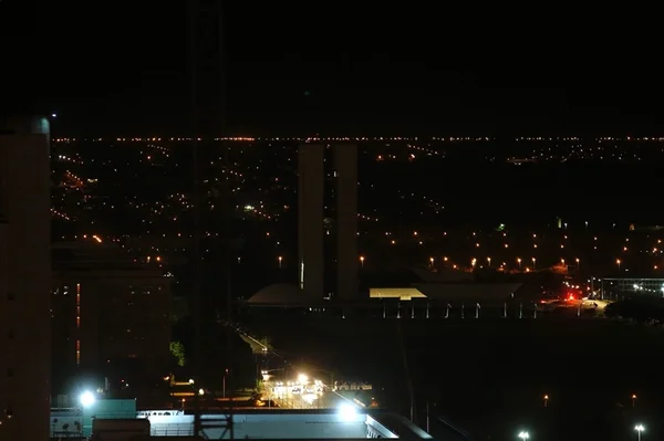Monumentos de Brasília apagam as luzes pela Hora do Planeta