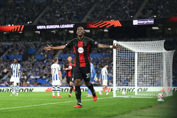 Rayan comemora gol do Bournemouth na Liga Europa
