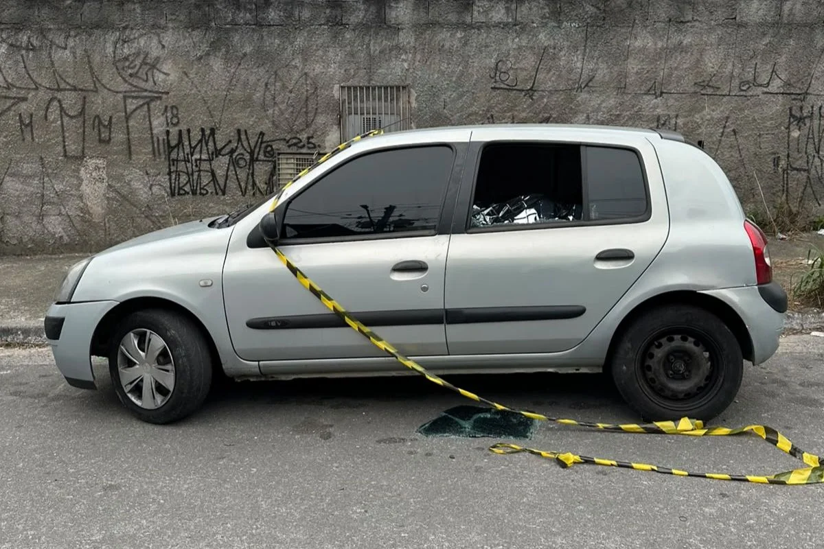 Carro em que genitor deixou corpos das filhas Carro em que genitor deixou corpos das filhas