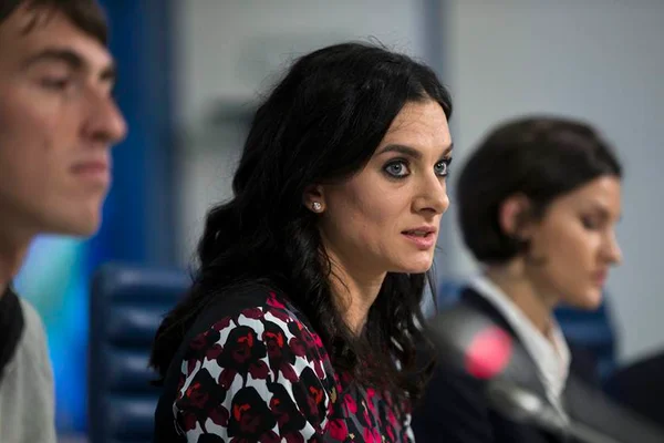 Rússia revela que Isinbayeva pediu autorização para disputar Rio-2016