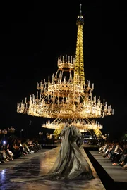 Cenário foi um dos pontos altos do desfile