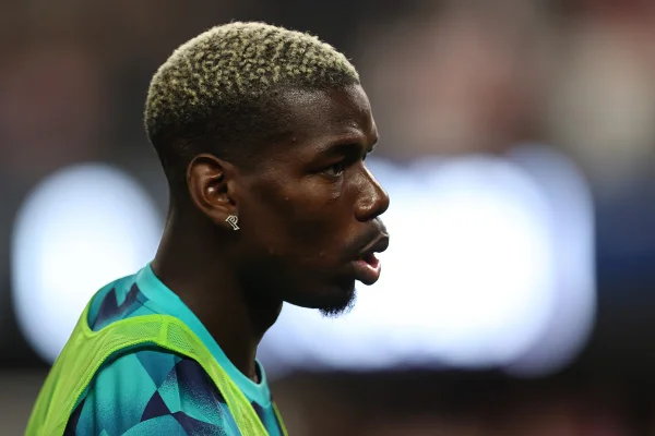 Pogba abre mão de cirurgia para jogar a Copa do Mundo, diz jornal
