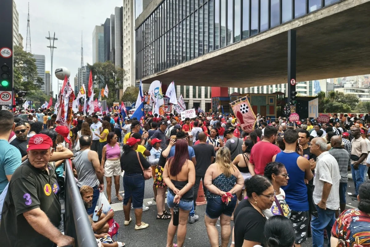 Ato pelo fim da escala 6x1 na Avenida Paulista Ato pelo fim da escala 6x1 na Avenida Paulista