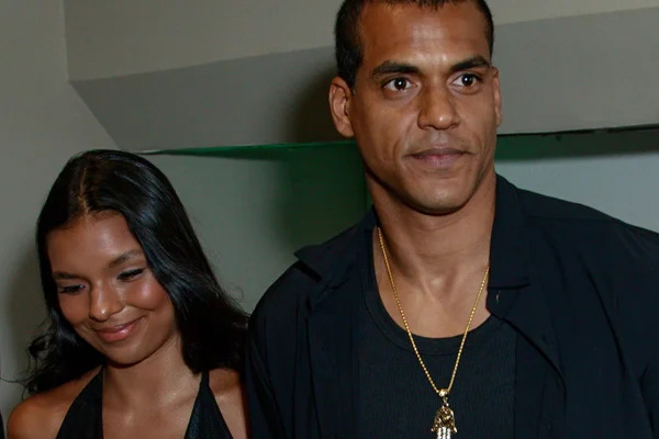 Marcello Melo Jr. e Mell Muzzillo chegaram juntos e de mãos dadas em evento - Metrópoles