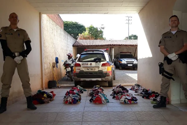 Ladrão de calcinhas é preso usando uma das peças roubadas