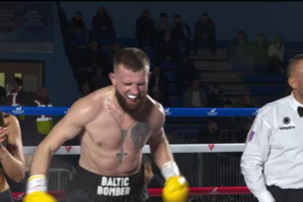 Imagem colorida de lutador de boxe - Metrópoles