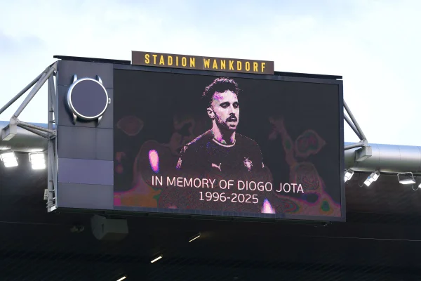 Foto colorida de homenagem para Diogo Jota - Metrópoles