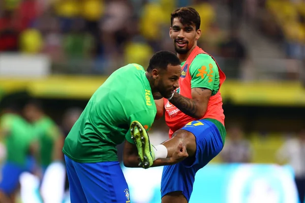 Neymar e lucas Paquetá durante preparação par jogo da Seleção Brasileira contra o uruguai, em outubro de 2021