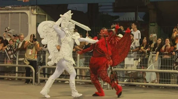 Ministro do Turismo relaciona pandemia a blasfêmia no Carnaval de 2019