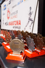 Troféus da Meia Maratona do Metrópoles Endurance