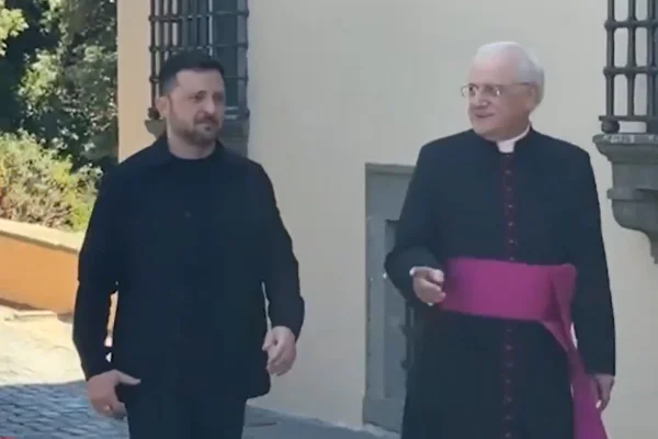 Zelensky chega a Roma para encontro com o Papa Leão nesta quarta (9/7)