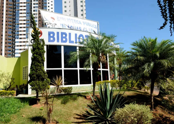 Biblioteca Pública de Águas Claras recebe livros novos