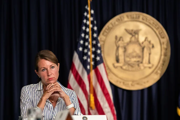 Assessora de prefeito de NY deixa cargo após acusações de assédio