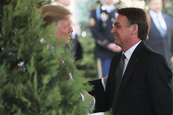 Covid-19: Bolsonaro diz que EUA ampliaram e não proibiram uso da cloroquina