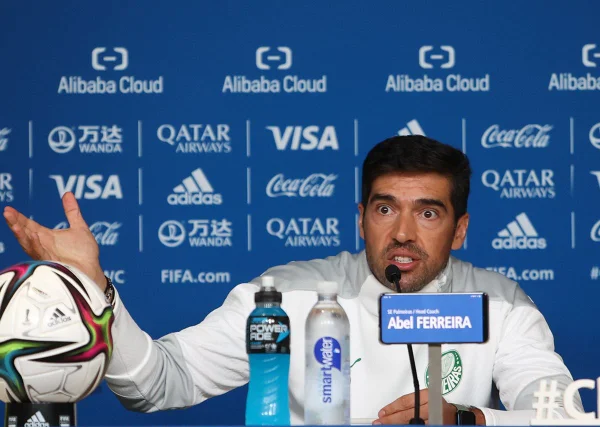 Abel Ferreira durante entrevista coletiva