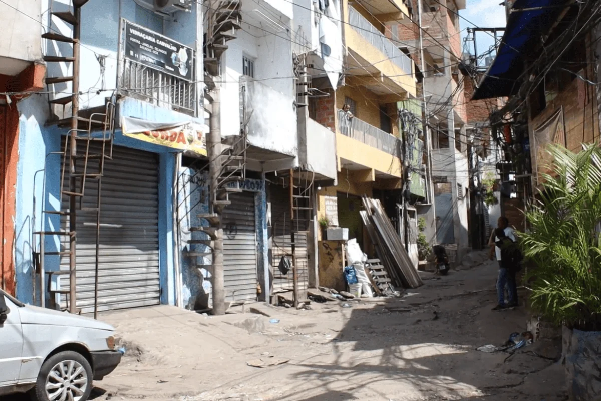 Projeto de urbanização da prefeitura prevê que 3 mil pessoas sejam retiradas de suas casas e reassentadas em outros locais Projeto de urbanização da prefeitura prevê que 3 mil pessoas sejam retiradas de suas casas e reassentadas em outros locais