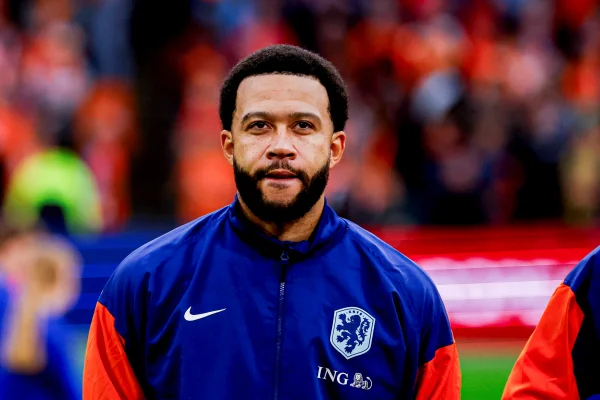 Foto colorida de Memphis Depay - Metrópoles