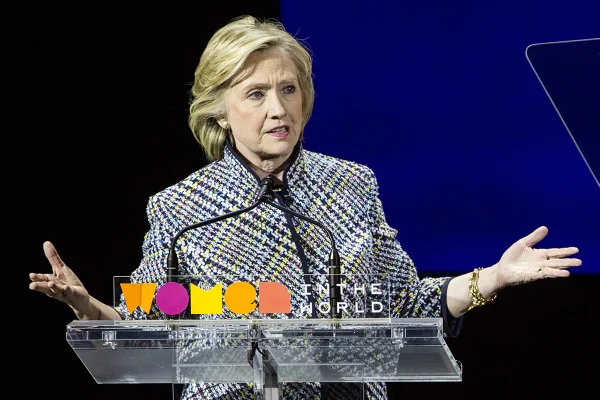 Hillary diz que não irá ao México antes das eleições dos EUA