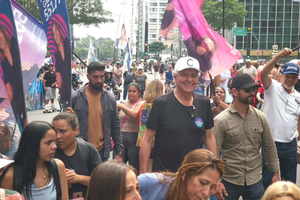 Caiado vai à Paulista em meio a ato do fim da 6x1 e mostra apoio restrito