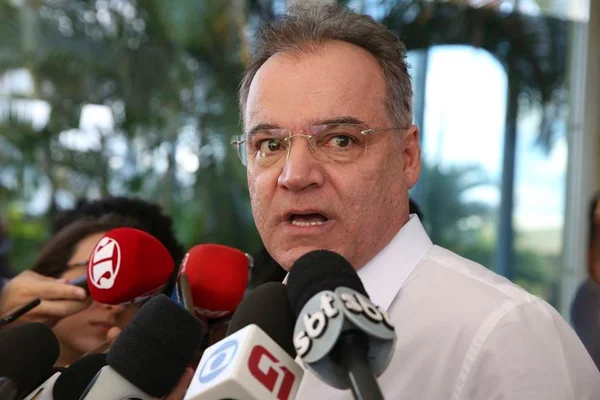 “Problema do presidente”, diz relator da Previdência sobre chat vazado