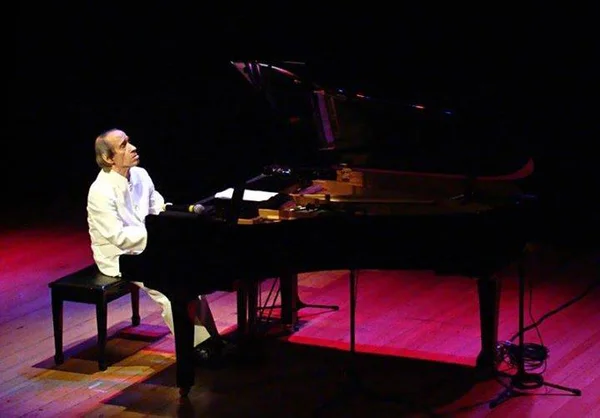Pianista João Carlos Assis Brasil morre aos 76 anos
