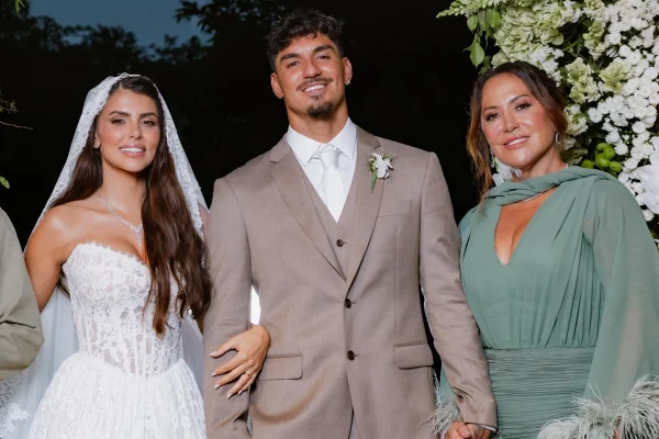 Após casamento, mãe de Medina manda recado à nora e celebra gravidez