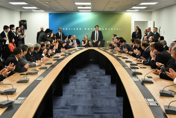 PSDB promete apoio a Bolsonaro em projetos alinhados com agenda tucana