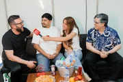 Repórter Adriana Arcoverde entrevista os dubladores Glauco Marques, Vyni Takahashi e Guilherme Briggs Repórter Adriana Arcoverde entrevista os dubladores Glauco Marques, Vyni Takahashi e Guilherme Briggs