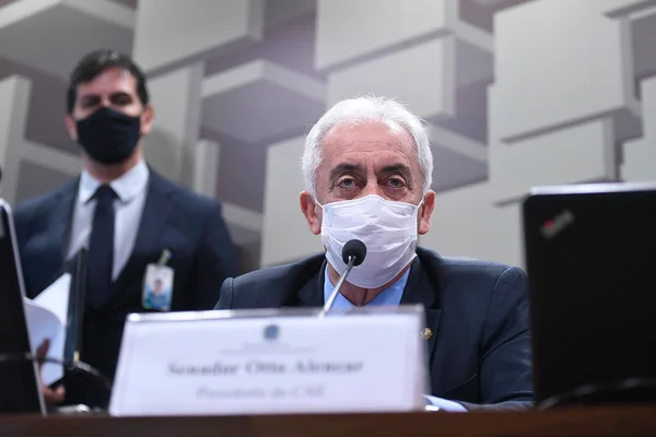 O senador Otto Alencar fala ao microfone durante uma sessão no Senado