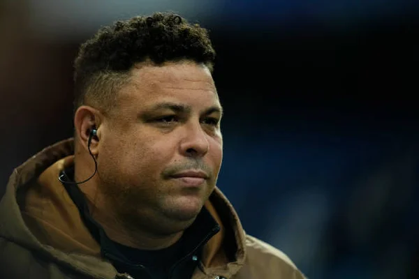 Ronaldo Fenômeno comprou uma “Ferrari” e não sabe como usá-la