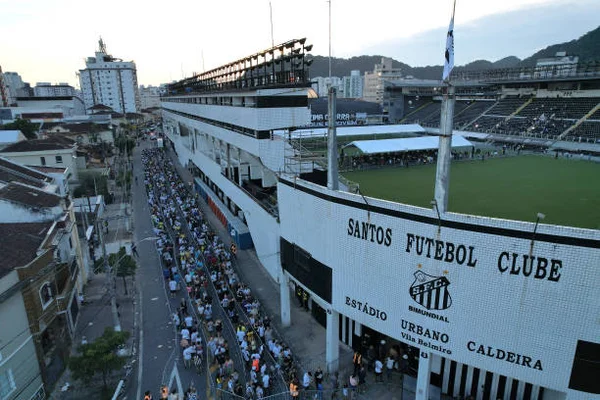 Adeus, Pelé! Imagens do funeral do Rei do futebol na Vila Belmiro