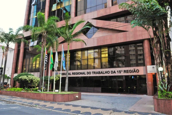 Fachada do Tribunal Regional do Trabalho da 15ª Região (TRT-15. Empresa deve pagar R$ 12 milhões por fraudar perícias trabalhistas - Metrópoles