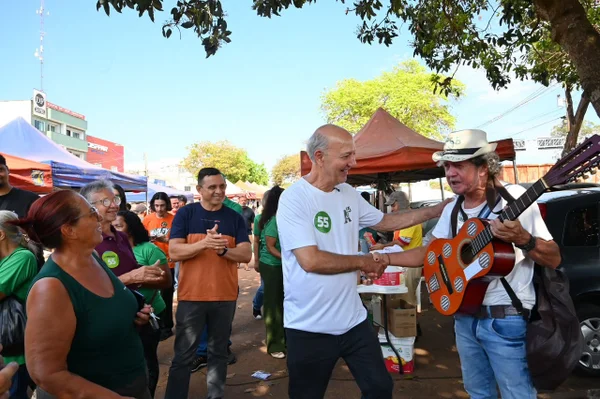 Em carreata, Arruda promete construir feira definitiva do Itapoã e Paranoá