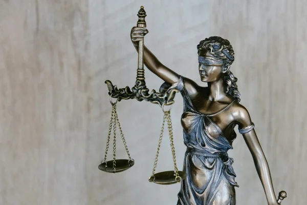 Estátua da Justiça - Metrópoles