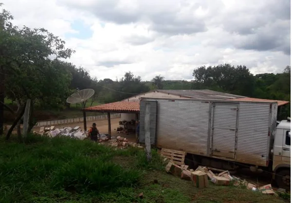 Cerco a carga roubada no DF termina em troca de tiros e com 13 presos