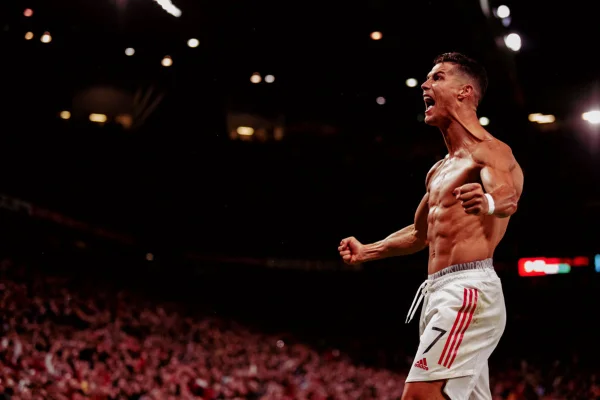 Cristiano Ronaldo sem camisa