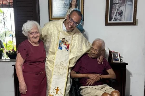 Casal desafia as estatísticas e celebra 70 anos de casamento