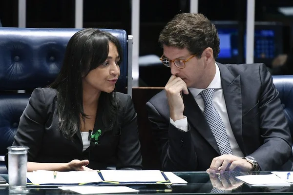 Senadora Eliziane Gama pede para Alcolumbre devolver MP da demarcação