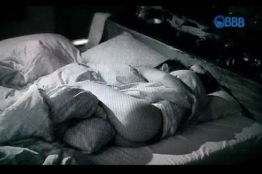 Mas, com certeza, os menos tímidos, já que os gemidos de Talita podiam ser ouvidos por todos que assistiam o BBB15 Mas, com certeza, os menos tímidos, já que os gemidos de Talita podiam ser ouvidos por todos que assistiam o BBB15