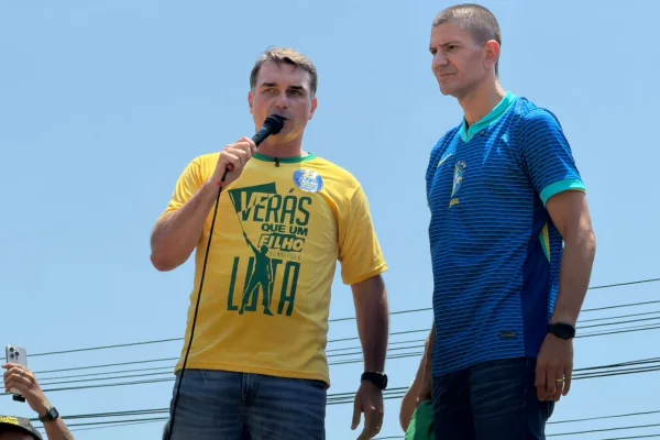 Flávio Bolsonaro (PL) e Douglas Ruas (PL)
