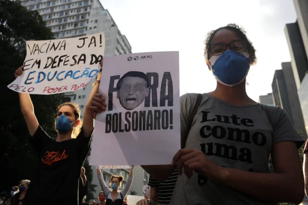 Manifestação contra o presidente Jair Bolsonaro em São Paulo3