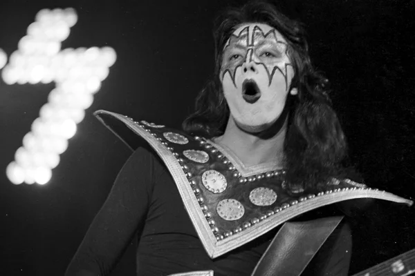 Vem à tona a causa da morte de Ace Frehley, guitarrista do Kiss