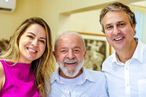 Onélia Santana, presidente Lula e o ministro da Educação, Camilo Santana. Onélia será sabatinada para vaga no TCE-CE