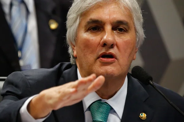 Palocci era a ponte entre governo e empreiteiros, diz Delcídio