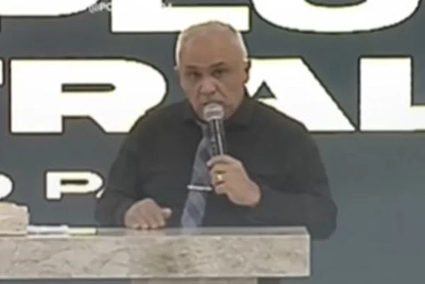 Vídeo: pastor revela traição de irmã com marido da amiga e viraliza