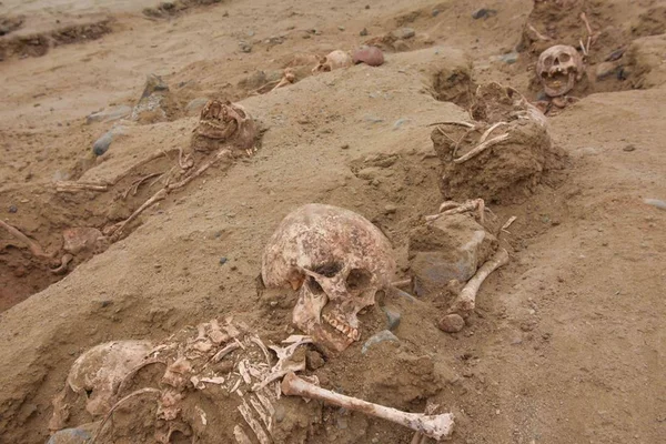 Escavação crianças Peru