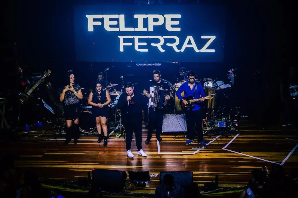 Felipe Ferraz e Israel Novaes misturam sertanejo e funk em Brasília - destaque galeria