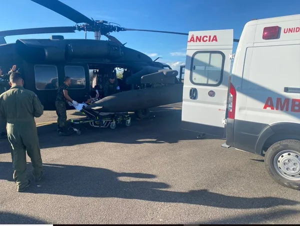 foto colorida de resgate a sargento da FAB picado por cobra